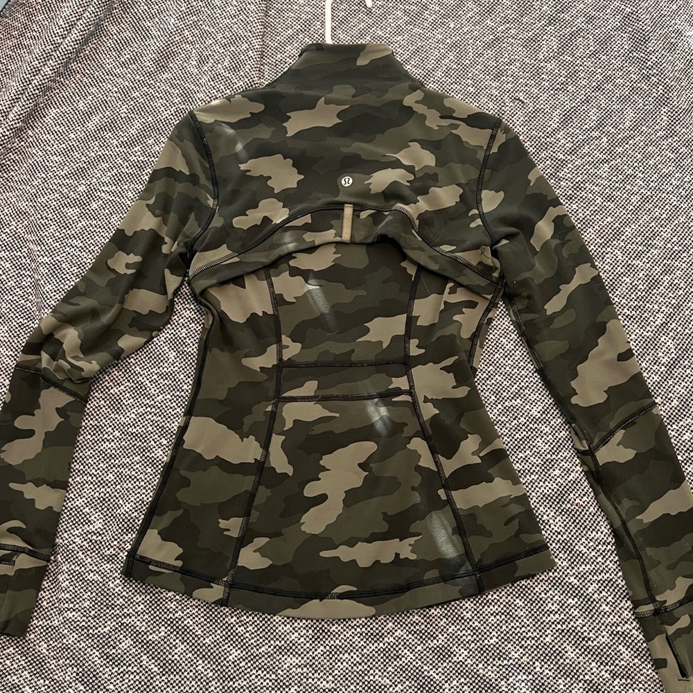 Lululemon Jacket - Picture 2 of 4
